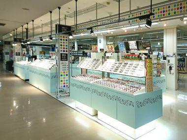 東京スターメガネ店内